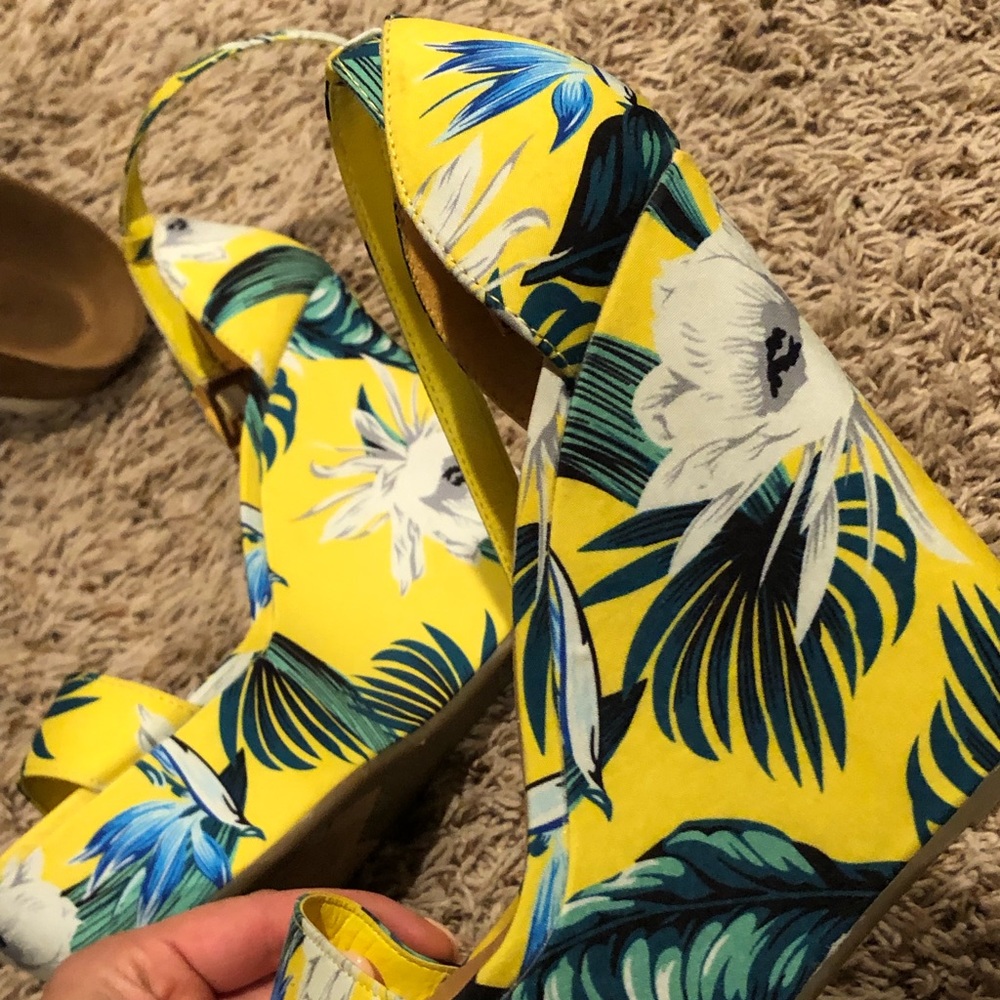 Bamboo wedge sandals